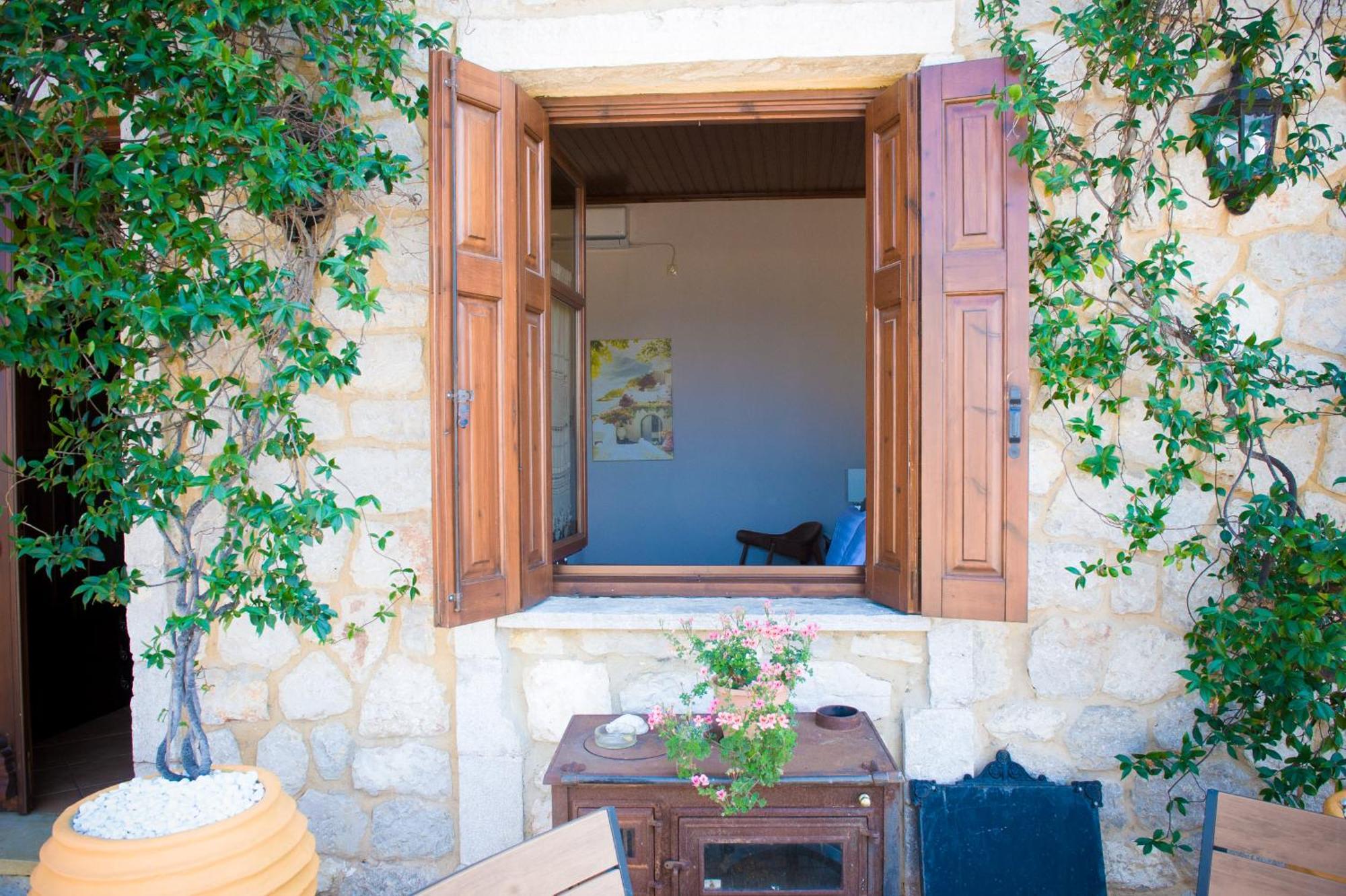 Seafront Stone Suites Vonitsa Exteriér fotografie